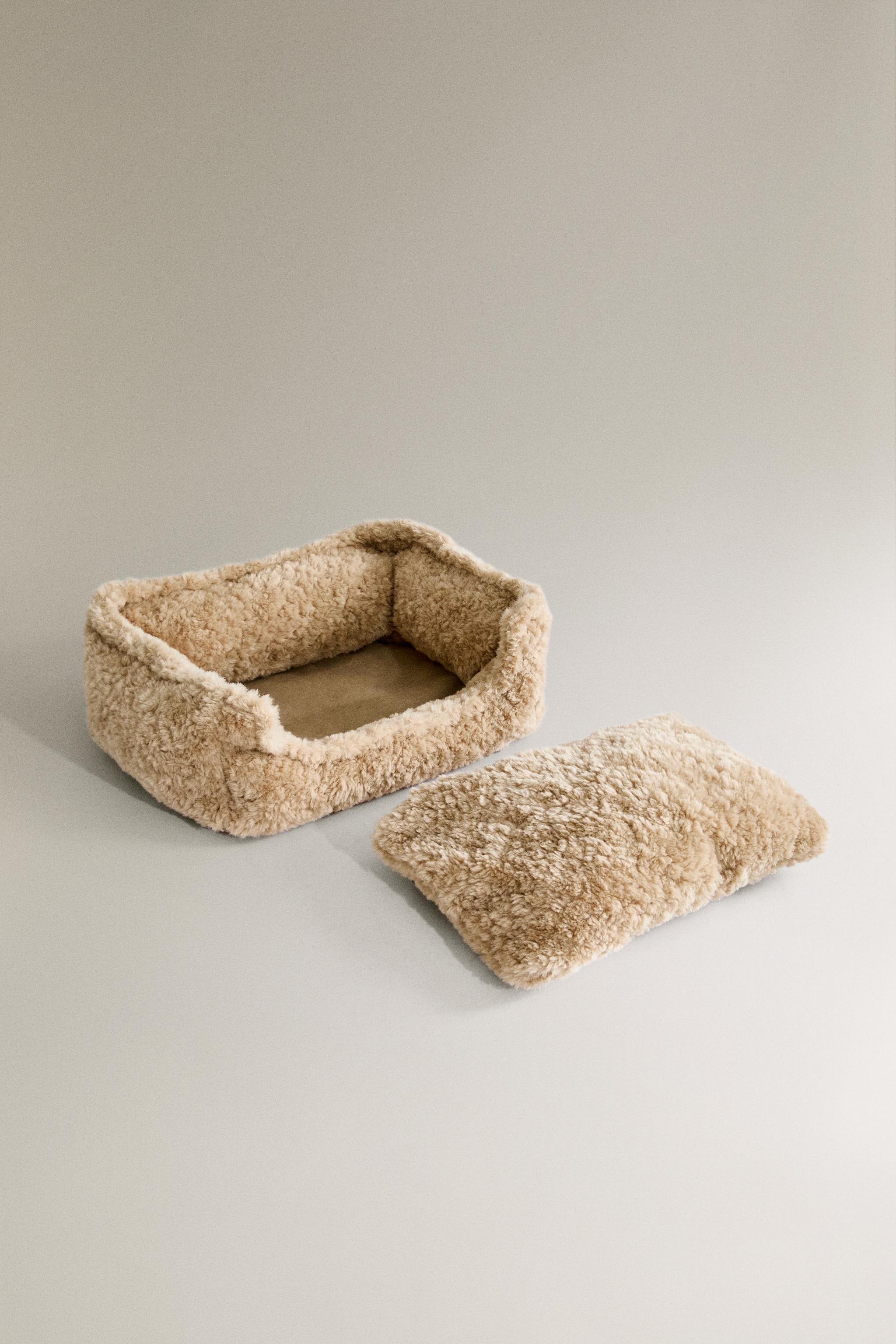FAUX SHEARLING PET BED